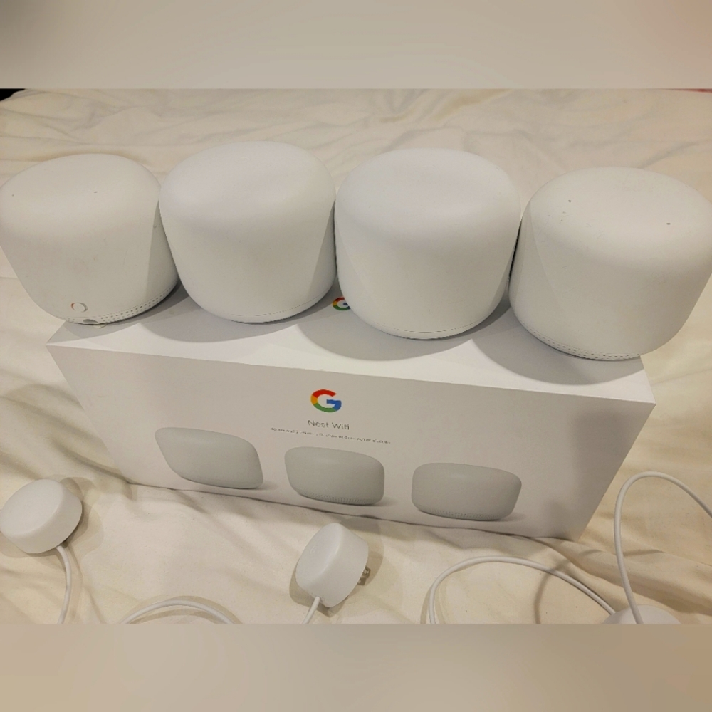 Google Nest WiFi System With 2 Routers And 2 points - Picture 2 of 5